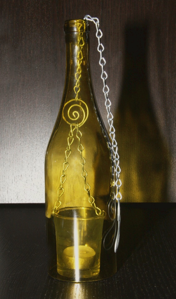 Декор из стеклянных бутылок